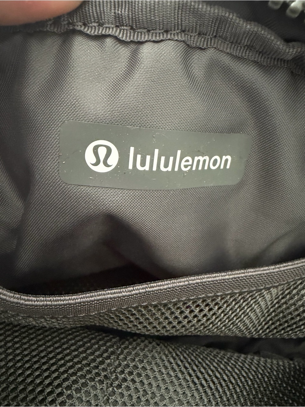 Lululemon Everywhere Belt Bag 2L Grey Sage Crossbody Waist Bag O/S EUC - Picture 7 of 10